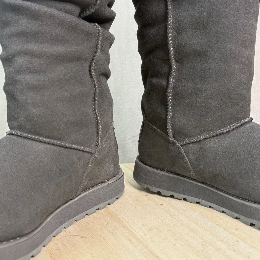 SKECHERS Women's Boots Sz 5 Suede Keepsakes Freezing Point Slouch Faux Fur Shoes